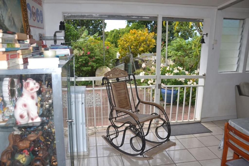 Maison Type F3 Chez Jean Michel Avec Parking Chez Jean Michel Apartment Сент-Роуз Екстериор снимка